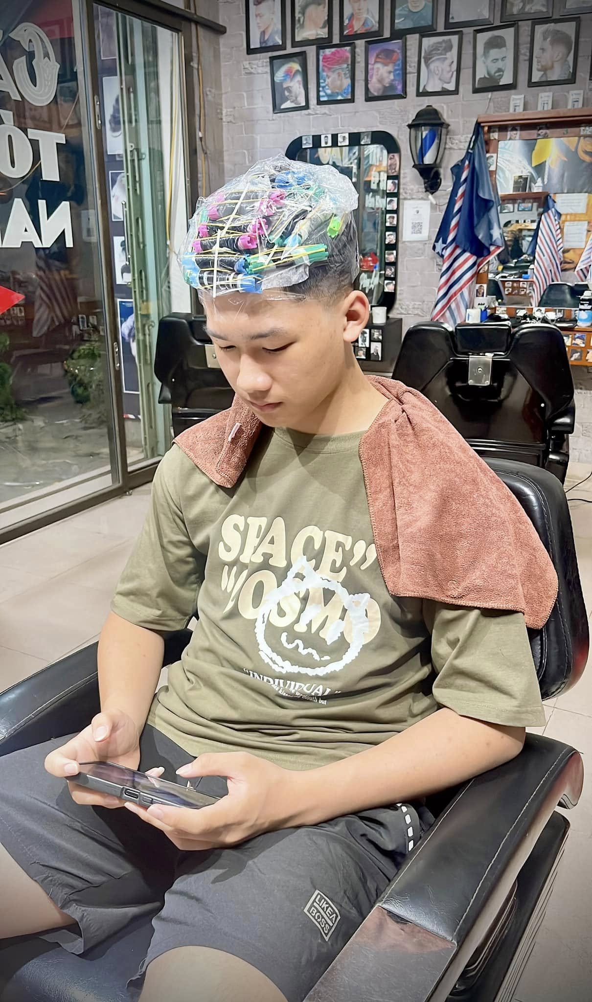 Khách hàng tại Thái Barber